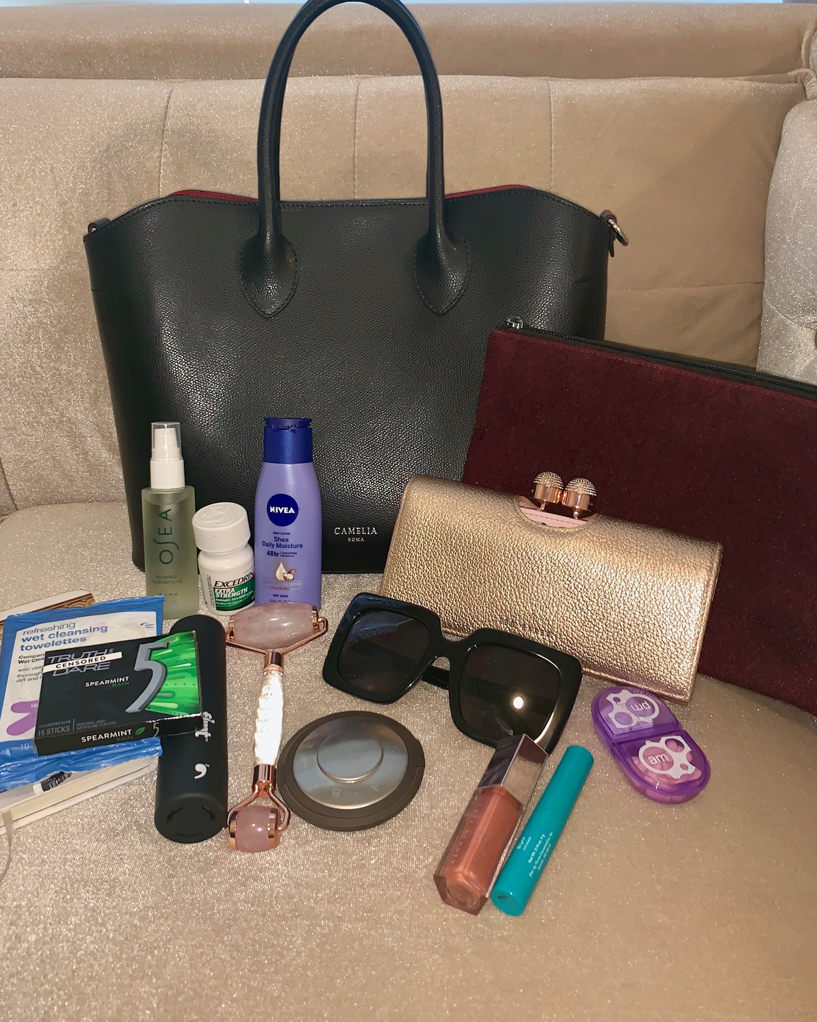 what's in your handbag